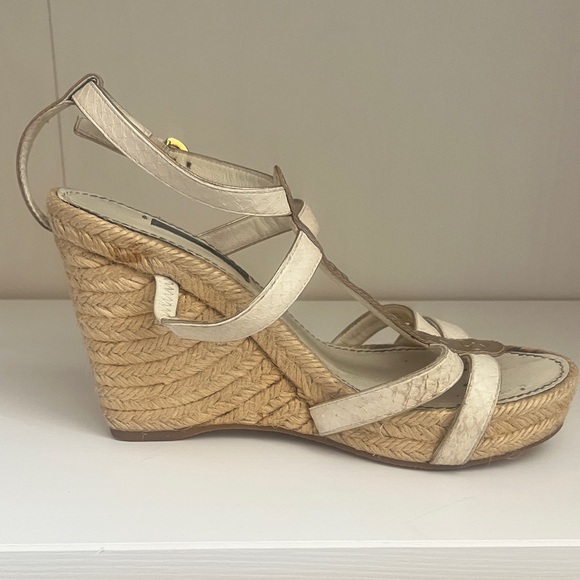 Louis Vuitton Authentic Monogram Wedge Heels 36 (6) white & gold - Picture 11 of 16